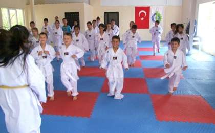 Ergene'de Açılan Taekwondo Kursu Devam Ediyor