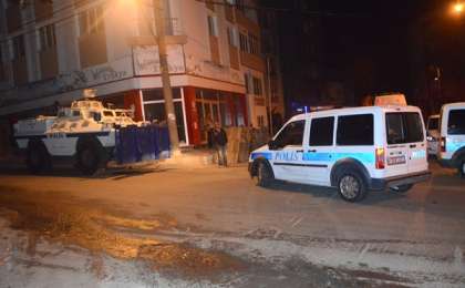 “Kobani” Bahanesi Ile Polise Saldırdılar